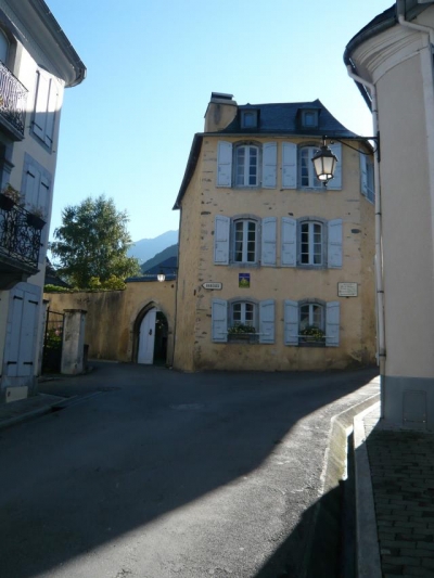 Fermé maison vendue 'Au clos des arts' dans les Hautes Pyrenees