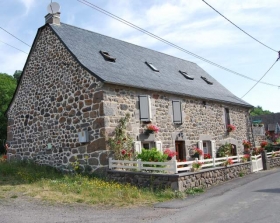 Maison d'hôtes 'Martine a la maison' à Albepierre bredons