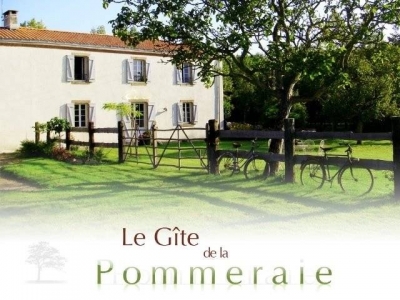 Gîte rural 'Gite et chambres d'hôtes la pommeraie-vendée' à La-Roche-sur-Yon
