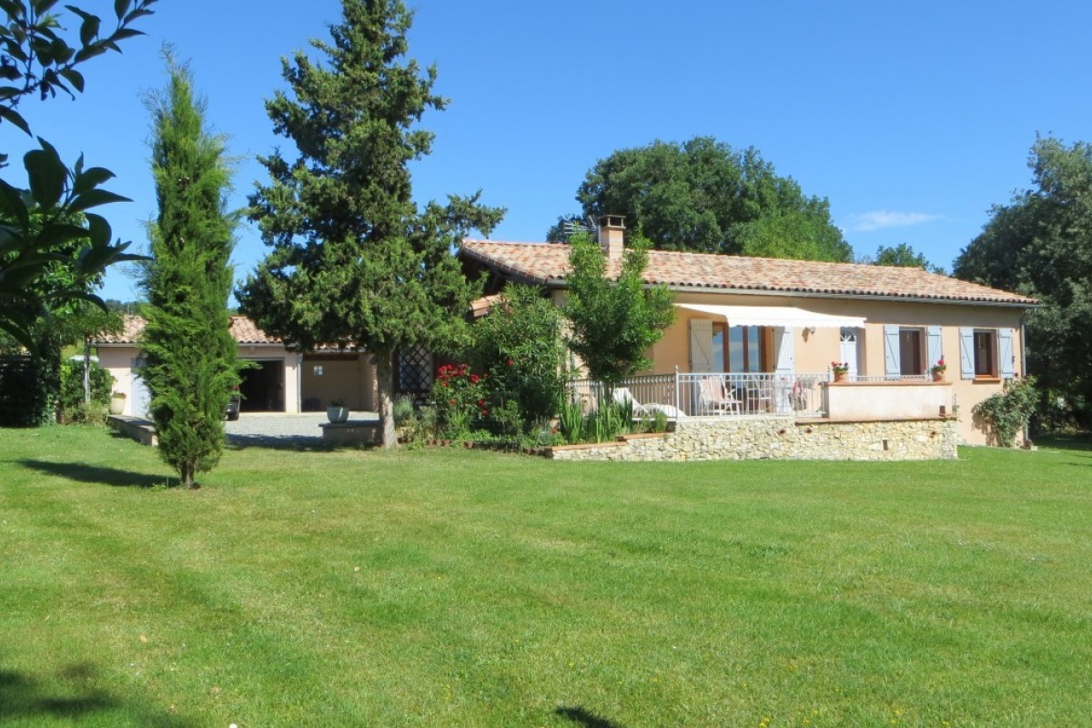 Maison indépendante Campagne 'Gîte Le Carret' à Auzas