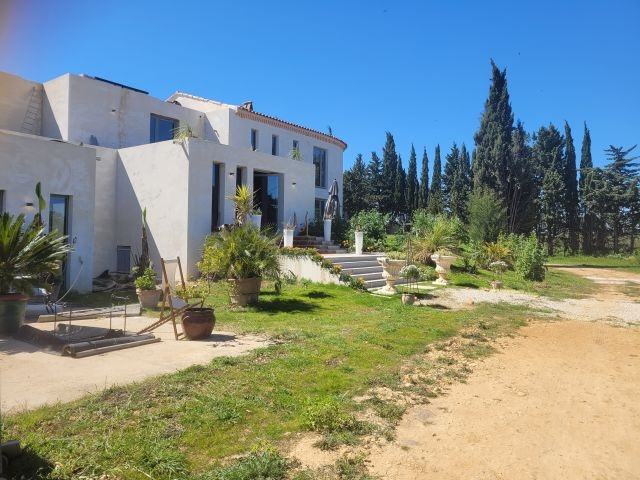 VILLA 'La villa blanche' à Arles