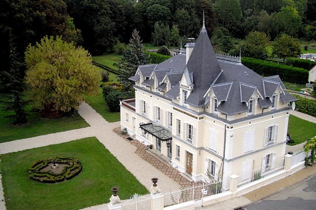Château 'Castel morin' à Villiers sur morin