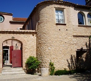 Château 'Château d'Ortaffa - Demeure d'Hôtes - Guest House' à Elne