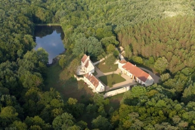 Gîte 'Domaine du Ris de Feu avec SPA et SAUNA' dans le Centre - Val de Loire