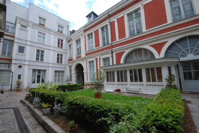 Studio / Appartement 'Lille a part suite "nuage"' à Lille