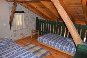 Gîte de séjour 'Gite de charme du Château de Missandre - Tennis piscine randonnées' à Saint pierre de caubel