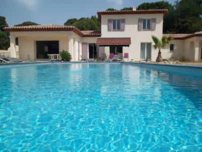 Chambre d'hôtes 'Villa lambrusquiero' à Fréjus