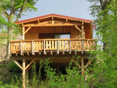 Chambre d'hôtes et gite 'Les cabanes des Mathieux' au Puy de dome