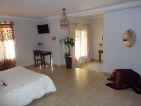 CHAMBRE ET TABLE D'HHOTES 'La Maison de la Cigale' à Forcalqueiret