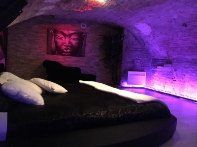 Suite de 80 M2 avec jacuzzy  'Love room' en Pas de Calais