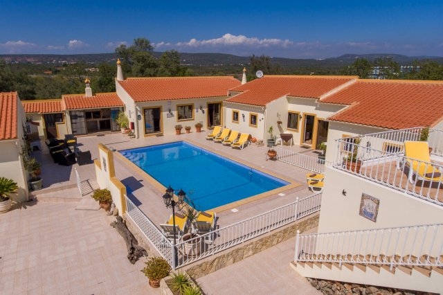 Chambres d'hôtes, bed and breakfast, B&B '***Casa dos Ninos Turismo Rural en Algarve***' à São bartolomeu de messines