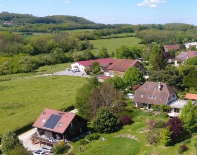 Gite et 2 chambres / Jura entre Arbois et Château Chalon 'Les Maisons Fougère, bain de nature en Biodiversité - Jura' en Franche-Comte