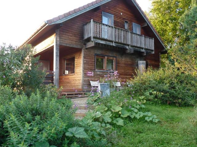 Maison tout bois/Jura- Arbois-Château Chalon 'Les Maisons Fougère, chalet familial et nature' à Darbonnay