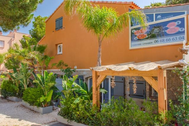 Meublés - chambres d’hôtes - appart-Hôtel -  'Tiloulocation ' à Hyéres