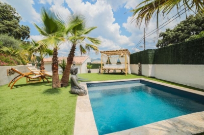 Villa d'hôte avec jacuzzi, jardin et piscine complètement privatif 'Ô balinais' à Marseille