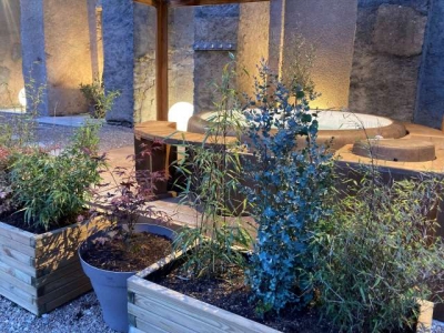 Spa Extérieur  et Jardin Privatif 'Gîte avallon 6-8 personnes spa la petite cimentelle' dans l' Yonne