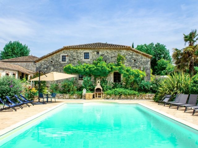 2 gîtes sur le même site 'Vieux mirou gîtes' à Valeilles