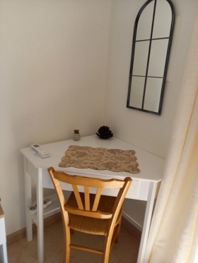 Chambre d'hôtes avec petit-déjeuner  'Au temps des secrets' à Roquevaire