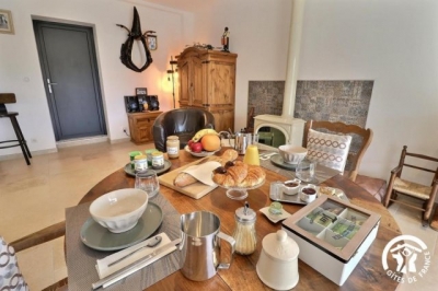 Chambre d'hôtes avec petit-déjeuner  'Au temps des secrets' à Roquevaire