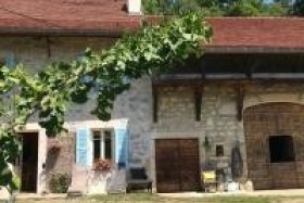 'Chambre des deux lacs' à Ceyzerieu