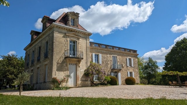 Chambre d'hôte 'Château du Broustaret' à Rions