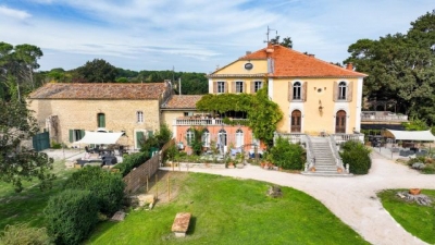 Gîtes 'Domaine du Grand Causeran' à Le-Pontet