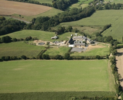 Chambre d'hôte 'Ferme la longre. 2 gites, 4 chambres d'hotes et salle de 40 personnes (seminaire et fetes)' à Agneaux