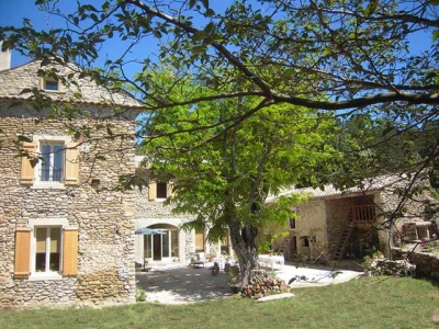 Chambre d'hôte 'LE MAS DU HAUT-ROUSSILLAC' à La-Garde-Adhémar